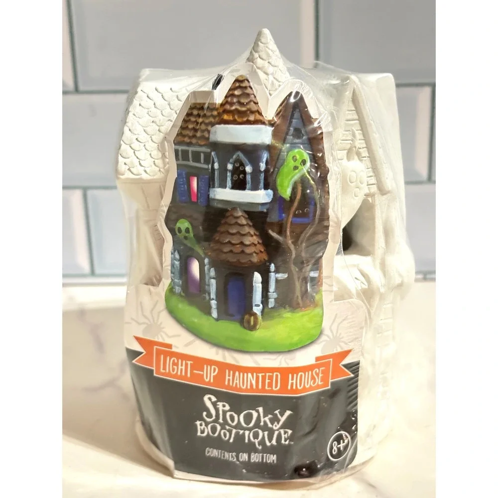 Spooky Boutique Light-Up Haunted House DIY Paint Kit Halloween Plaster LED